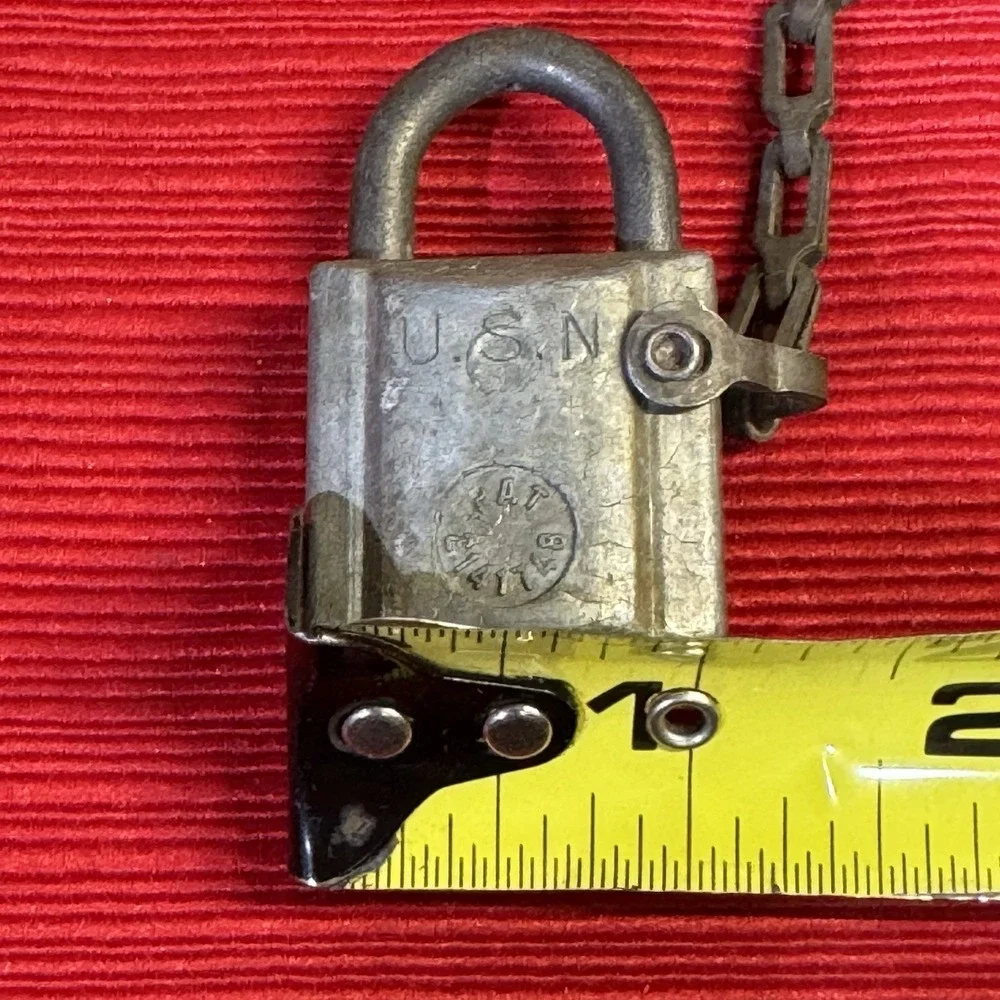 WWII Era US Navy USN Padlock w/Keys Patent #2141748‎ Chicago Lock Co